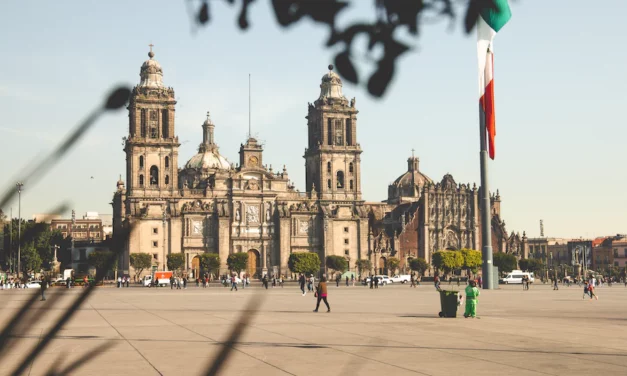 México debe fortalecer su mercado interno frente a una posible inestabilidad financiera mundial por la guerra en Medio Oriente: LACEN