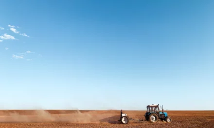 Banco Santander y el CNA firman convenio para obtener financiamiento. Una de cada 10 agroindustrias accede a créditos.