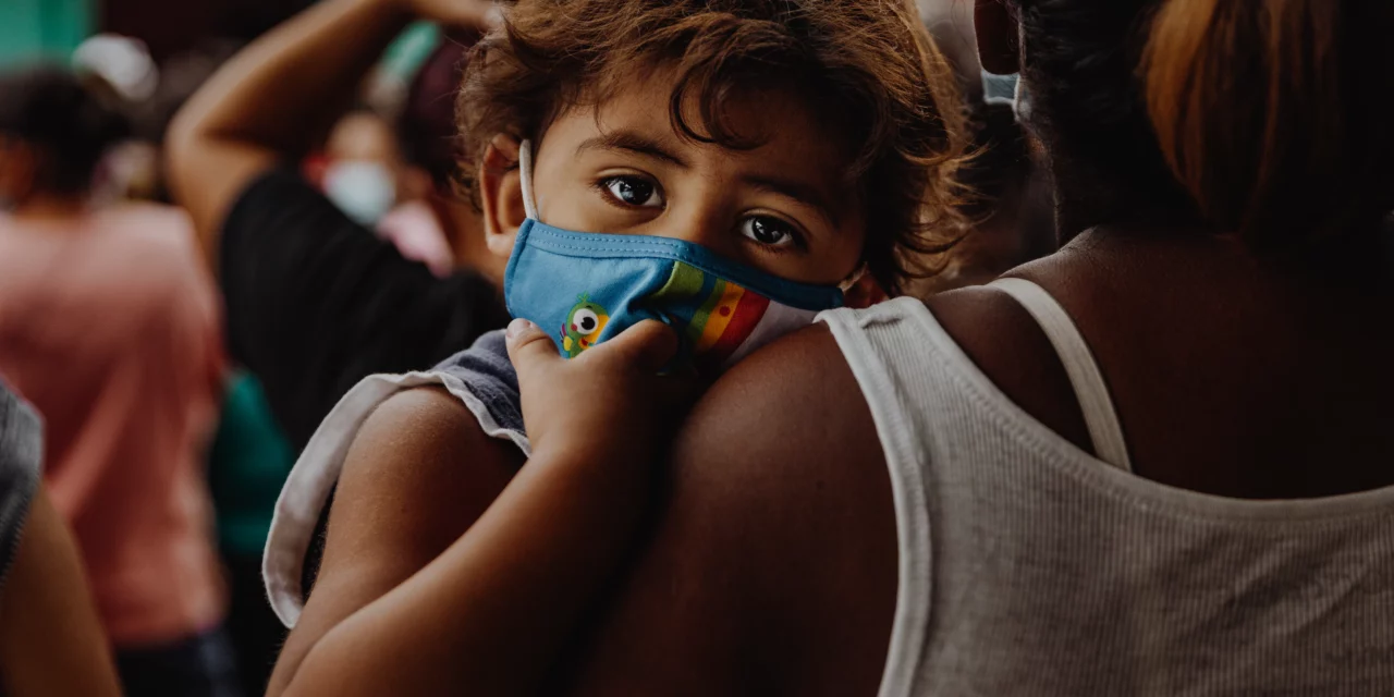 Se reduce la pobreza en América Latina, pero persiste la concentración del ingreso con 180 millones de personas que no cubren sus necesidades básicas: CEPAL