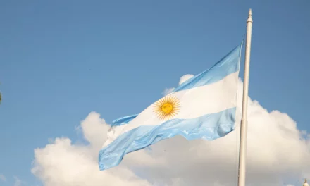 Argentina enfrentará recesión, austeridad y alta inflación en 2024: IIF
